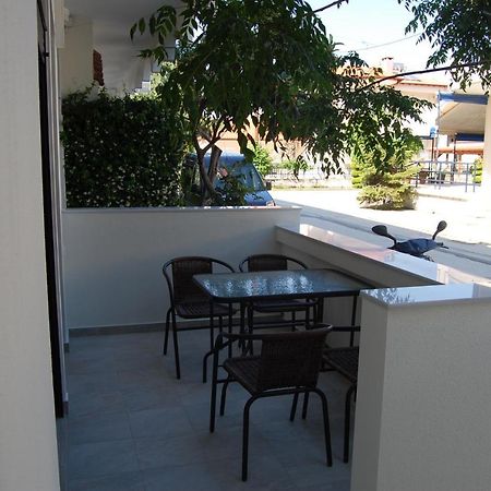 Giorgos Apartments Square Неа-Врасна Екстер'єр фото