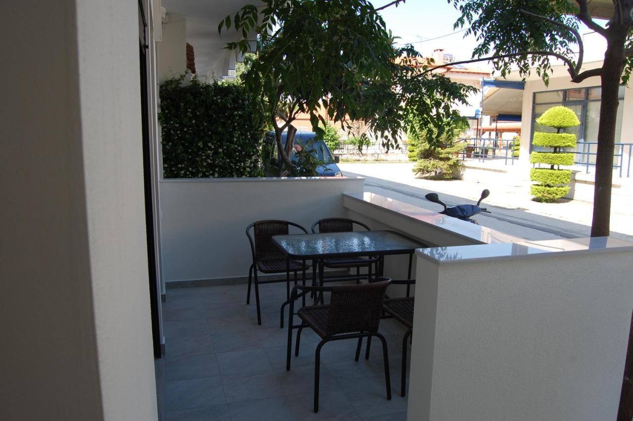 Giorgos Apartments Square Неа-Врасна Екстер'єр фото