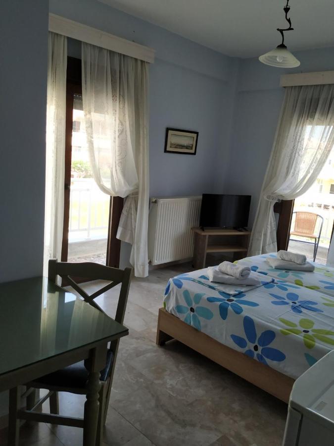 Giorgos Apartments Square Неа-Врасна Екстер'єр фото